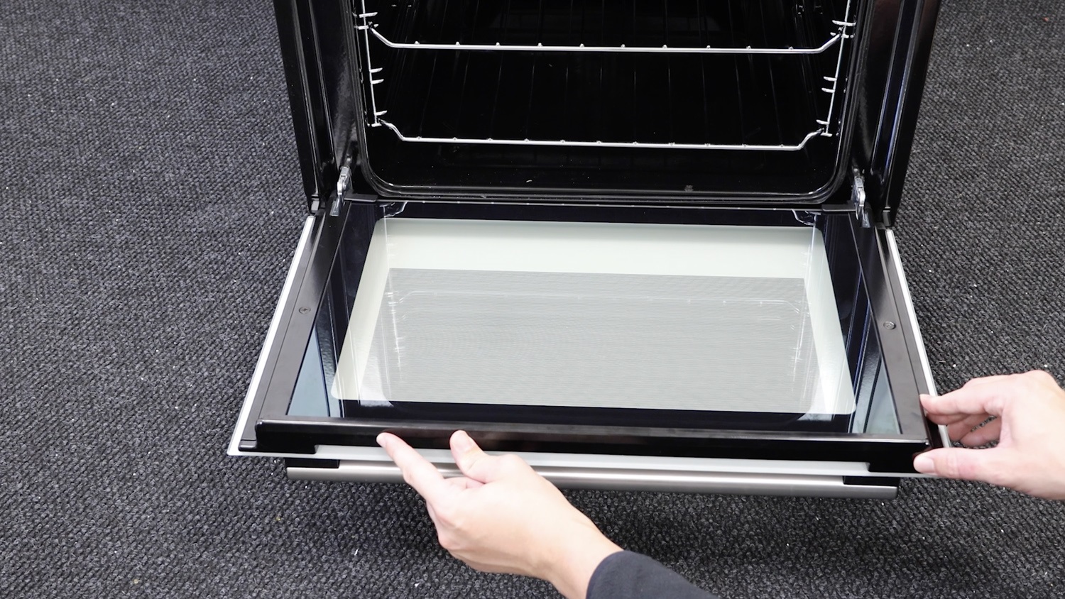 How to Replace an Oven Door Handle Hotpoint